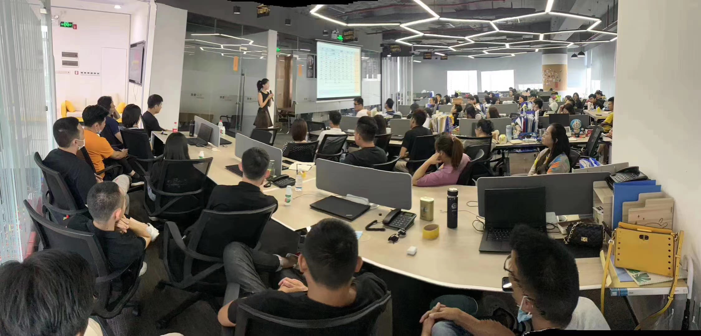 单多多跨境团队